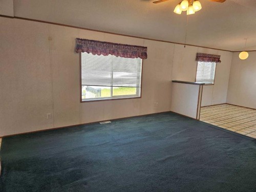 64 Westover Avenue, Claresholm, AB - Indoor Photo Showing Other Room