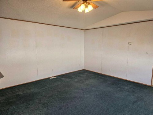 64 Westover Avenue, Claresholm, AB - Indoor Photo Showing Other Room