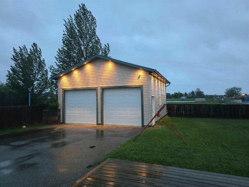 46 4 Street Ne, Langdon, AB - Outdoor