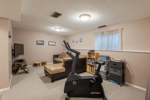 62 Berkley Close Nw, Calgary, AB 