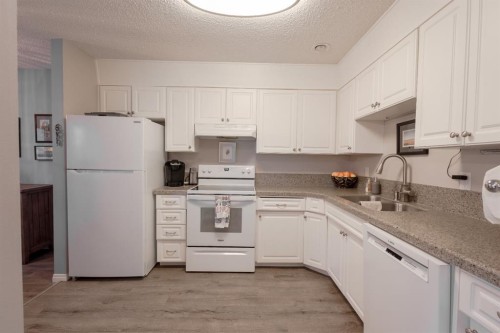 62 Berkley Close Nw, Calgary, AB 