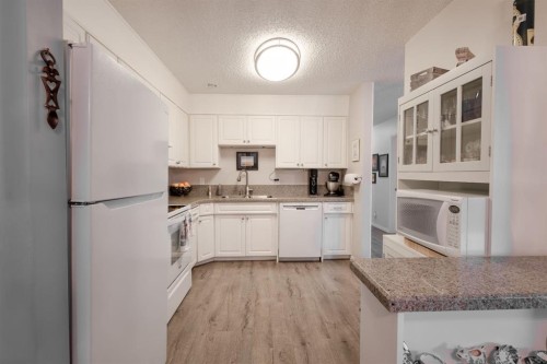 62 Berkley Close Nw, Calgary, AB 
