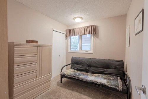 62 Berkley Close Nw, Calgary, AB 
