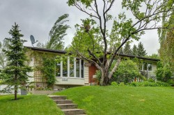 3212 Conrad Drive NW Calgary, AB T2L 1B4
