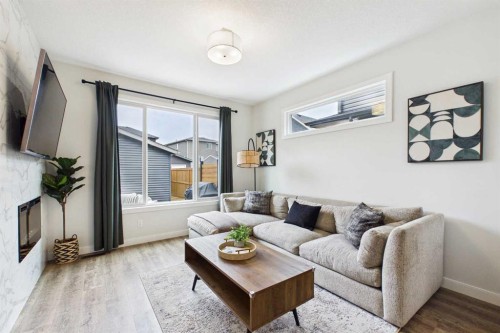 34 Birch Glen, Okotoks, AB - Indoor Photo Showing Living Room