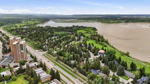 9824 19 Street Sw, Calgary, AB 