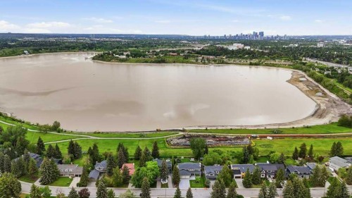 9824 19 Street Sw, Calgary, AB 
