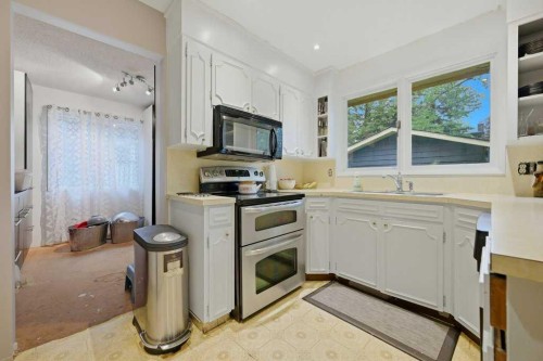 9824 19 Street Sw, Calgary, AB 