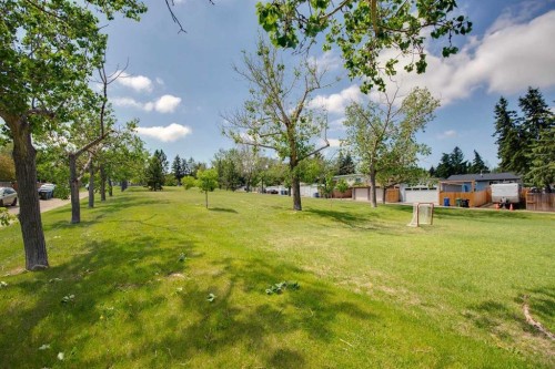 7833 Hunterquay Road Nw, Calgary, AB - Outdoor