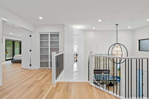 931 Shawnee Drive Sw, Calgary, AB - Indoor Photo Showing Other Room