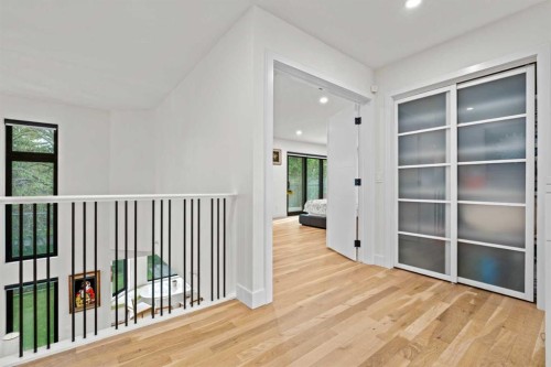 931 Shawnee Drive Sw, Calgary, AB - Indoor Photo Showing Other Room