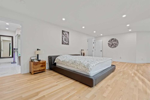 931 Shawnee Drive Sw, Calgary, AB - Indoor Photo Showing Bedroom