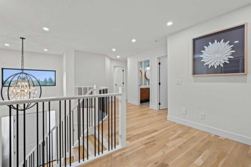 931 Shawnee Drive Sw, Calgary, AB - Indoor Photo Showing Other Room