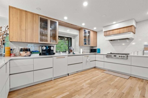 931 Shawnee Drive Sw, Calgary, AB - Indoor Photo Showing Kitchen