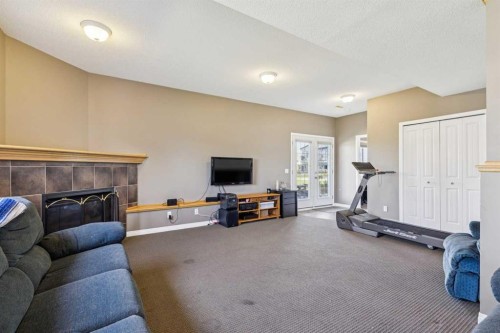 232 Hillcrest Court, Strathmore, AB - Indoor