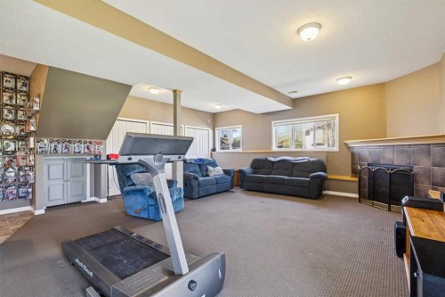 232 Hillcrest Court, Strathmore, AB - Indoor