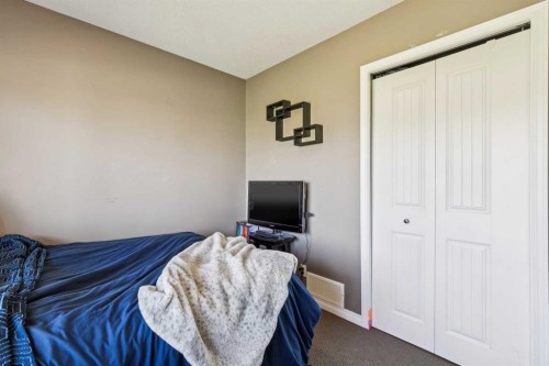 232 Hillcrest Court, Strathmore, AB - Indoor Photo Showing Bedroom