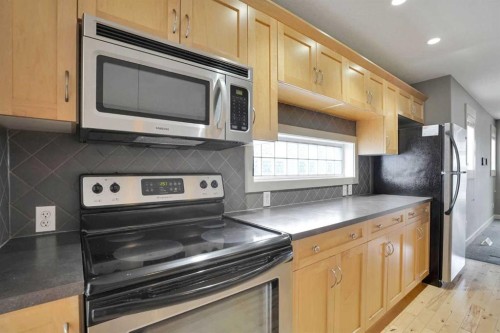 124 Lavender Link, Chestermere, AB - Indoor Photo Showing Kitchen