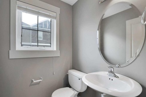 124 Lavender Link, Chestermere, AB - Indoor Photo Showing Bathroom