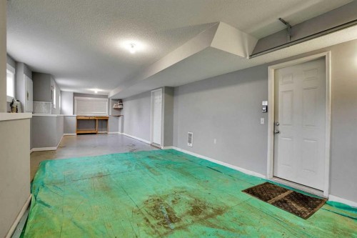 124 Lavender Link, Chestermere, AB - Indoor Photo Showing Other Room