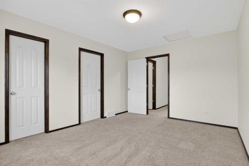 22 Autumn Green Se, Calgary, AB - Indoor Photo Showing Other Room