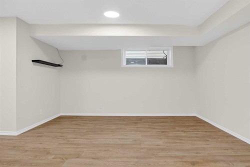 22 Autumn Green Se, Calgary, AB - Indoor Photo Showing Other Room