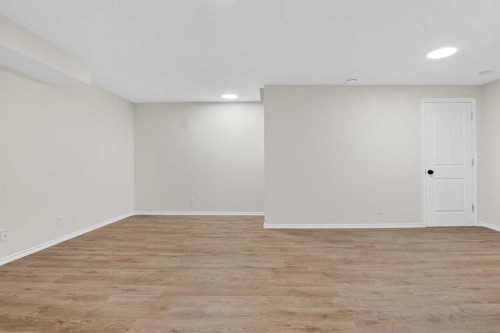22 Autumn Green Se, Calgary, AB - Indoor Photo Showing Other Room