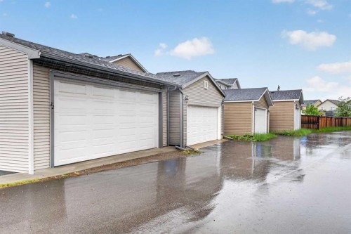 22 Autumn Green Se, Calgary, AB - Outdoor