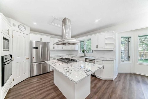 25 Silverstone Mews Nw, Calgary, AB 