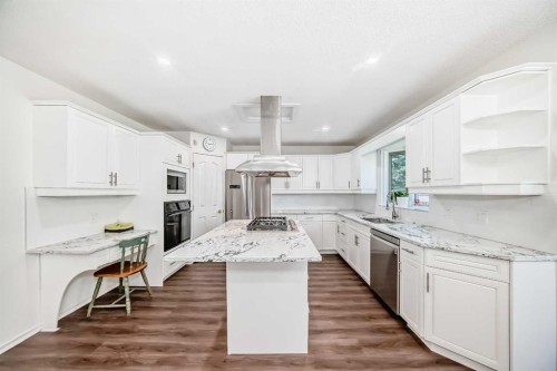 25 Silverstone Mews Nw, Calgary, AB 