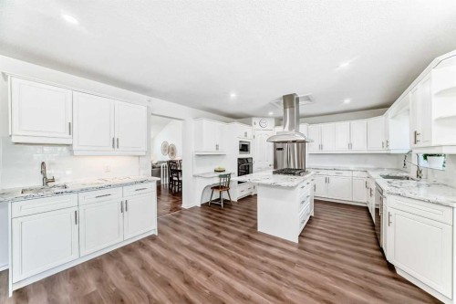 25 Silverstone Mews Nw, Calgary, AB 