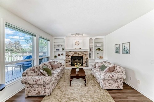 25 Silverstone Mews Nw, Calgary, AB 