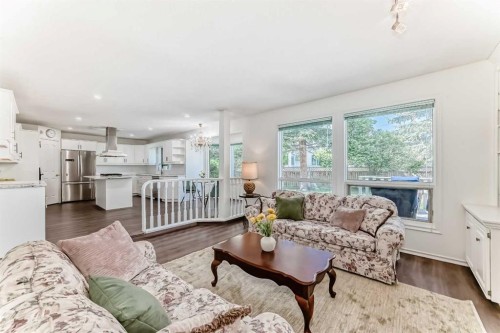 25 Silverstone Mews Nw, Calgary, AB 
