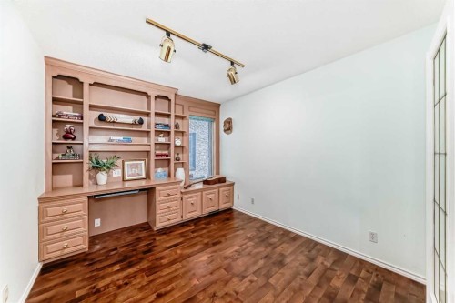 25 Silverstone Mews Nw, Calgary, AB 