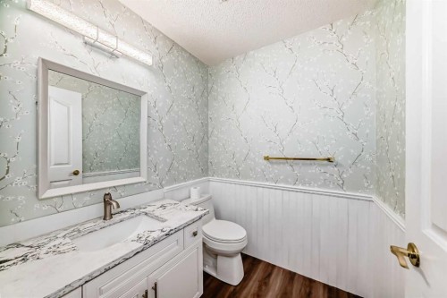 25 Silverstone Mews Nw, Calgary, AB 