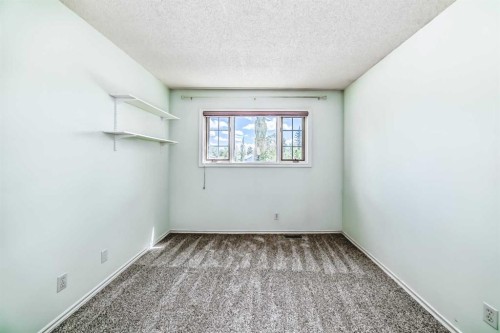 25 Silverstone Mews Nw, Calgary, AB 