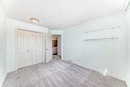 25 Silverstone Mews Nw, Calgary, AB 