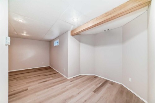 25 Silverstone Mews Nw, Calgary, AB 