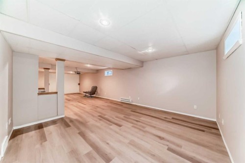 25 Silverstone Mews Nw, Calgary, AB 
