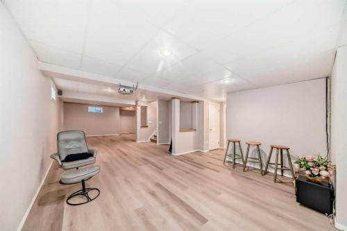 25 Silverstone Mews Nw, Calgary, AB 