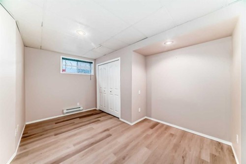 25 Silverstone Mews Nw, Calgary, AB 