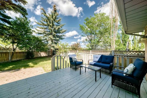 25 Silverstone Mews Nw, Calgary, AB 