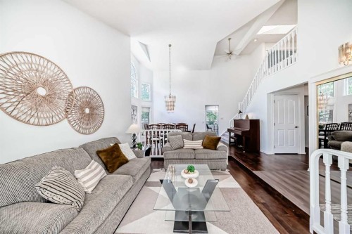 25 Silverstone Mews Nw, Calgary, AB 
