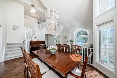 25 Silverstone Mews Nw, Calgary, AB 