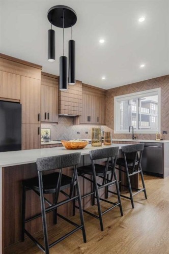 59 Lucas Way Nw, Calgary, AB 