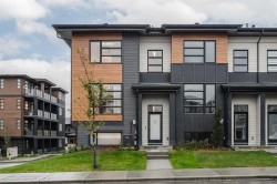59 Lucas Way NW Calgary, AB T3P 2C7