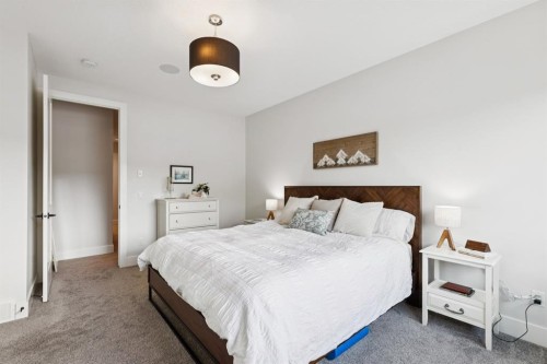 4803 19 Avenue Nw, Calgary, AB 