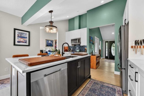 27 Bow Village Crescent Nw, Calgary, AB 