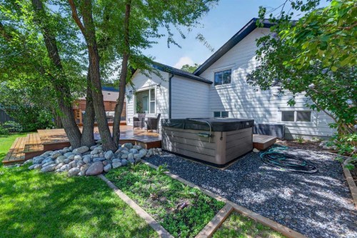 27 Bow Village Crescent Nw, Calgary, AB 
