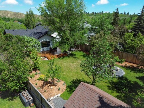 27 Bow Village Crescent Nw, Calgary, AB 